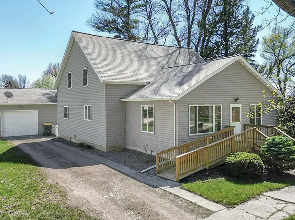 606 2nd St, Lucan, MN 56255