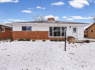 22506 Norcrest Dr, Saint Clair Shores, MI 48080