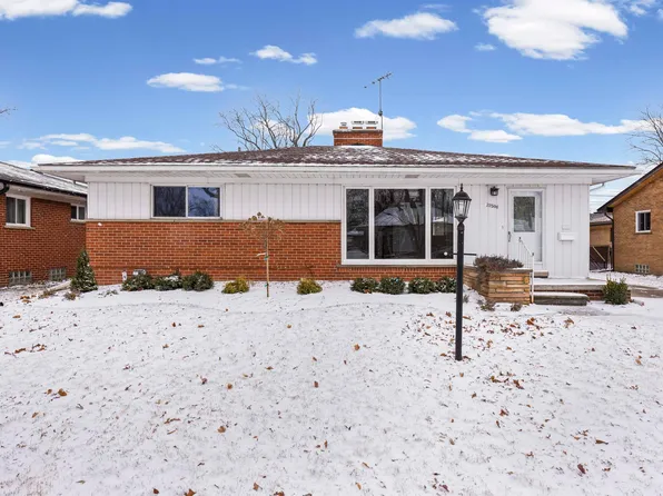 22506 Norcrest Dr, Saint Clair Shores, MI 48080