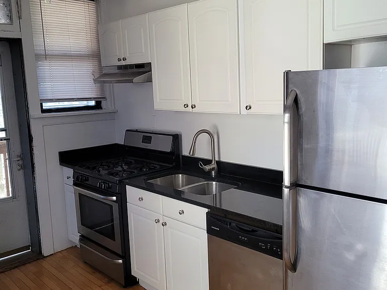 4455 N Artesian Ave #2 — Photo 7
