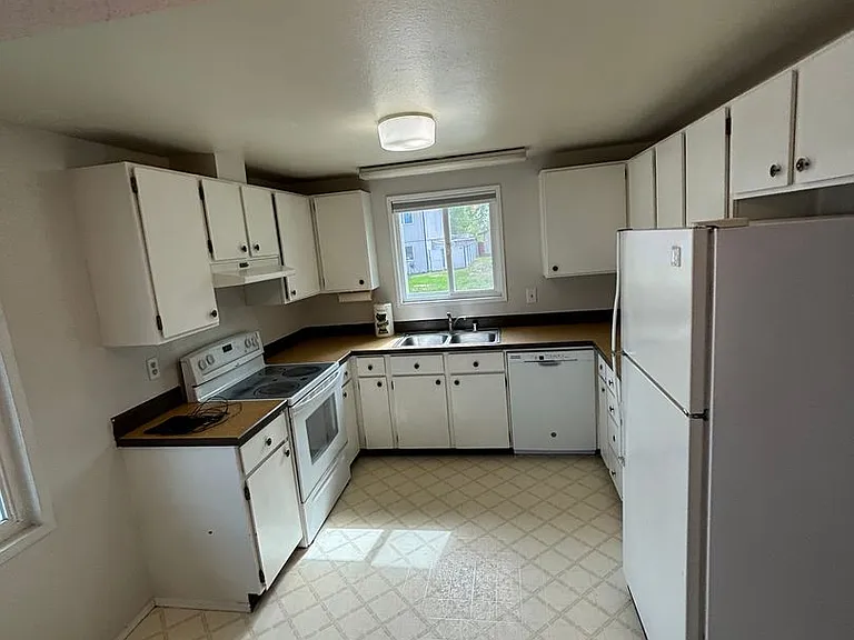 1453 Market St — Photo 8