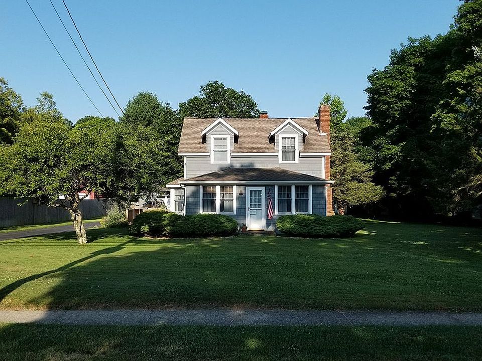 1st image of 104 Pine St