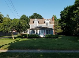 104 Pine St, East Moriches, NY 11940