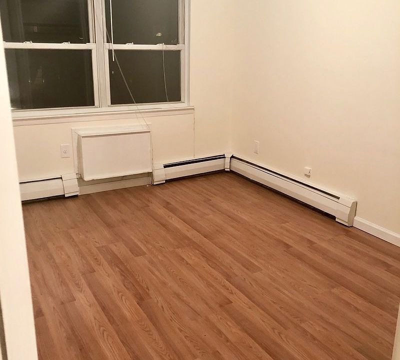 1st image of 1771 E 17th St #3