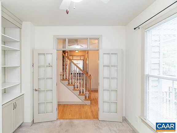 3rd image of 665 Fox Hollow Ln