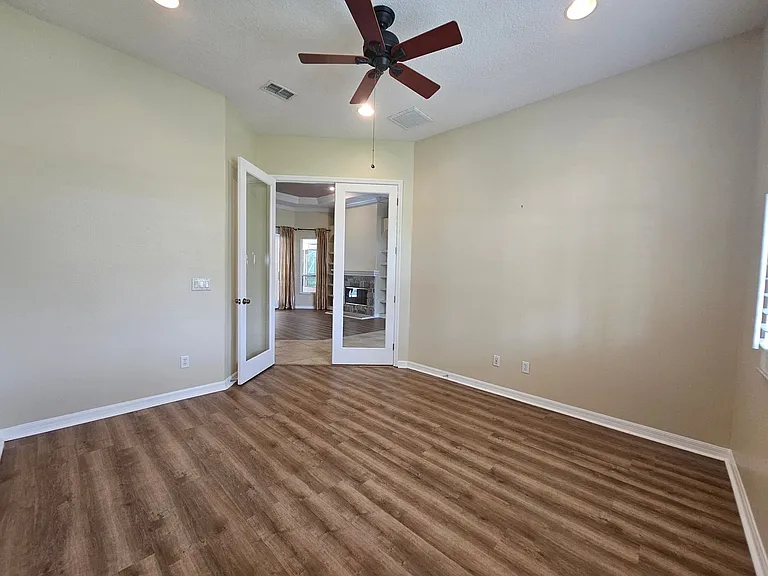 1107 Oxbridge Dr — Photo 35