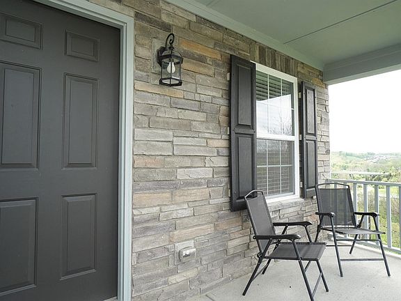 3rd image of 7412 Hunters Creek Ln