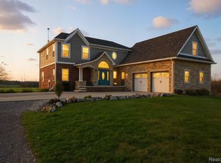 5035 Hidden Ridge Dr, Metamora, MI 48455