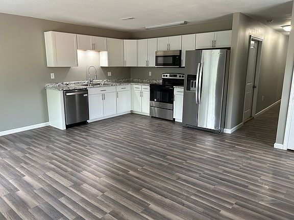 4th image of 270 Keswick Dr #200