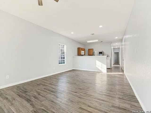 3 bed, 2.0 bath, 1050 sqft, $1,300 — Photo 3