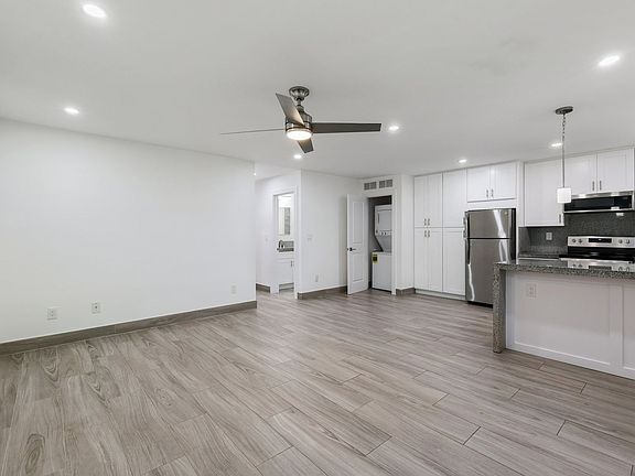 4th image of 458 Ballantyne St #15