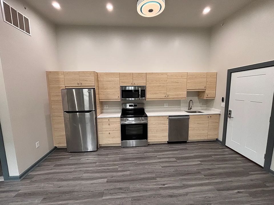 1st image of 29 E Utica St #1C