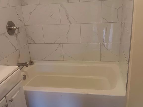 3rd image of 1032 Campbell Ave Floor 3