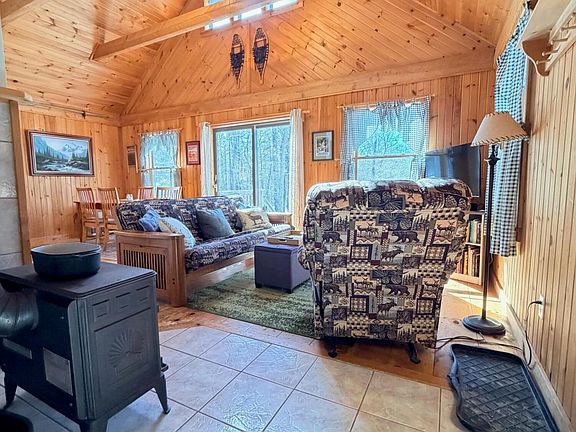 3rd image of 40 Wildhaven Road