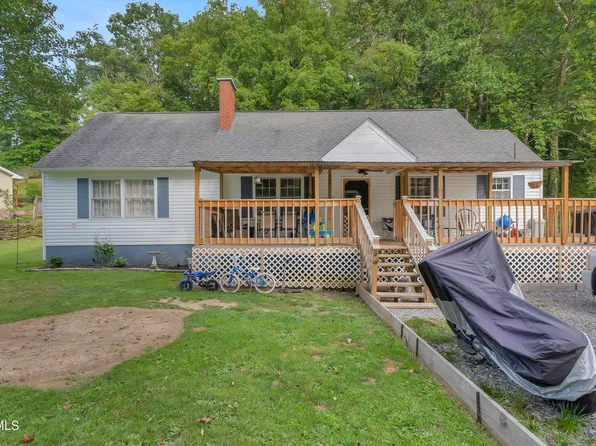 314 Centre Ave NE, Coeburn, VA 24230