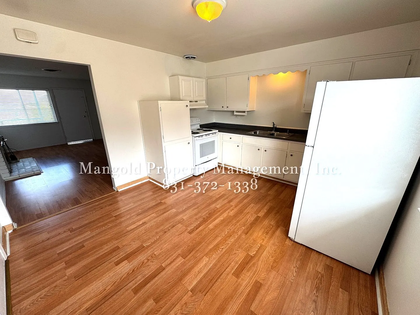 Charming 3-Bed, 2-Bath Home on a Cul-de-Sac with a Spacious Backyard! — Photo 4