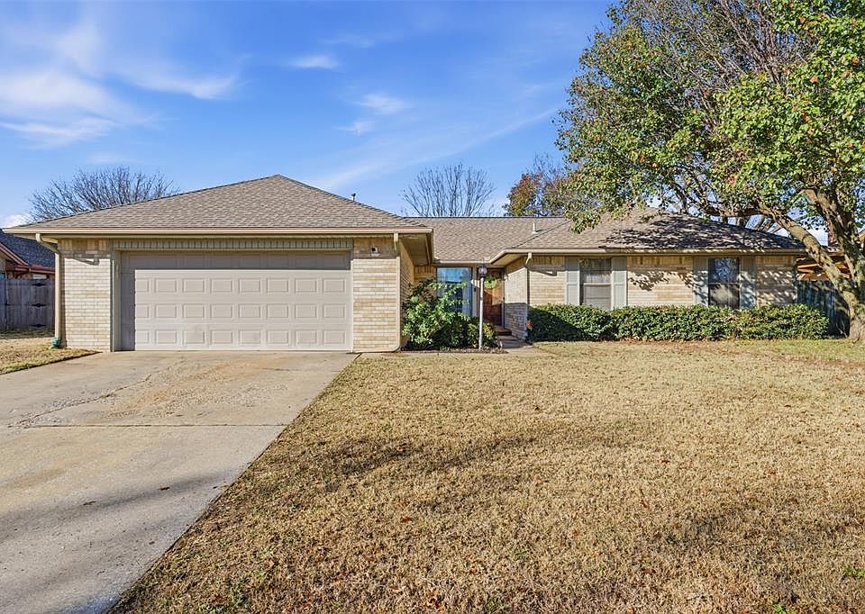 1st image of 122 Bowerwood Dr