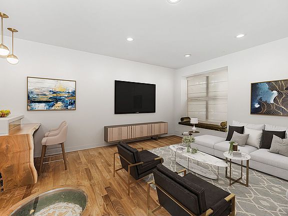 3rd image of 4 W 109th St APT 1D