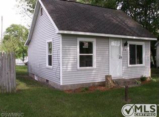 368 S Wolf Lake Rd, Muskegon, MI 49442