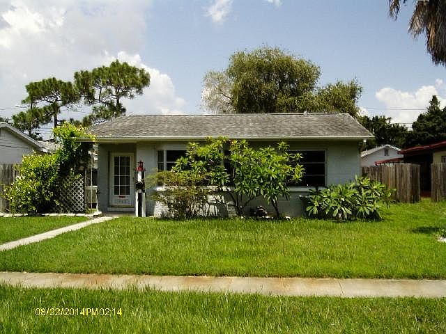 1st image of 785 90th Ave N