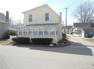 22 Broadway, Niantic, CT 06357
