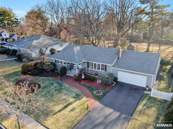 719 Neill Ct, Oradell, NJ 07649