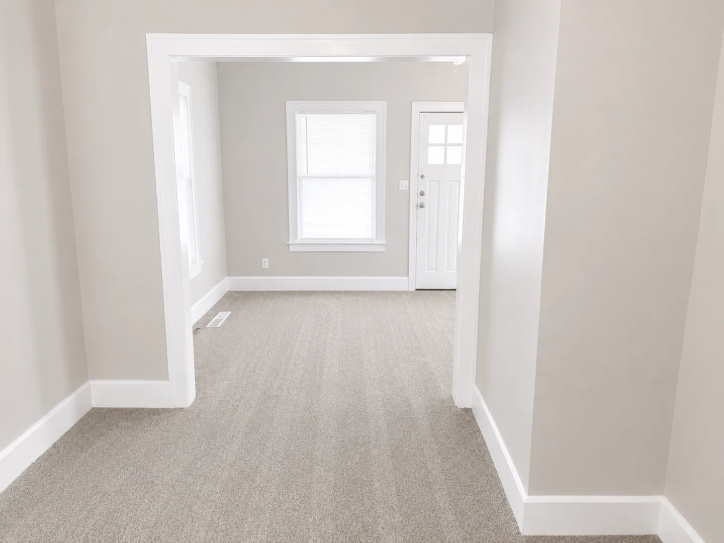 Cute Two Bedroom Home — Photo 4