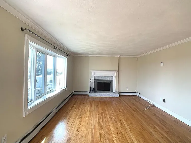 3 bed, 1798 sqft, $3,850 — Photo 3