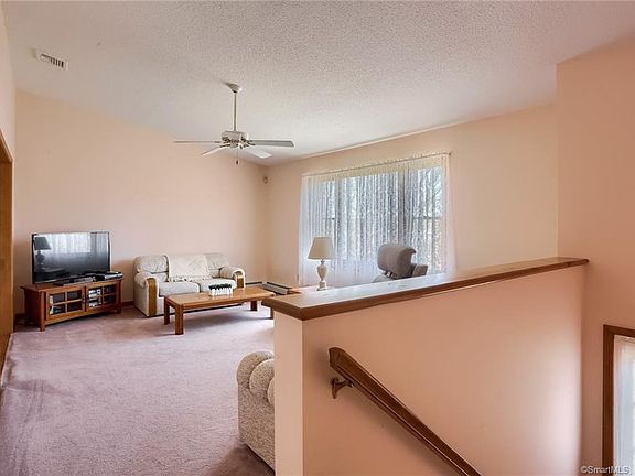 4th image of 21 Cortland Pl