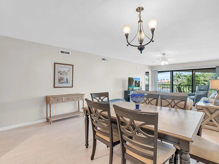 4640 Chantelle Dr #1 — Photo 9