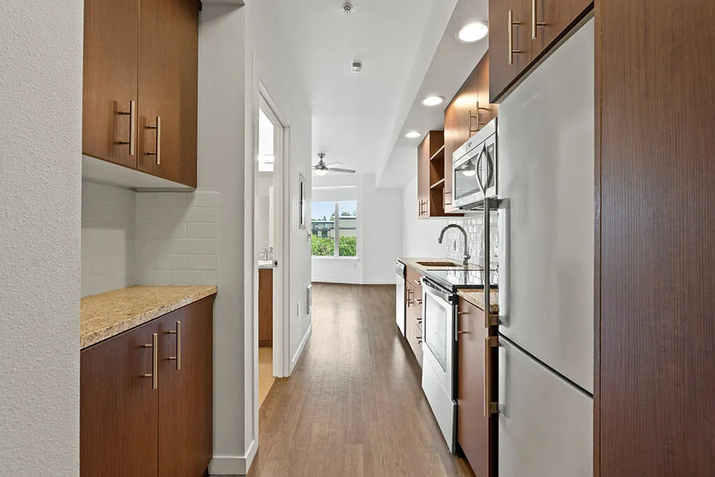 Division Street Lofts — Photo 2