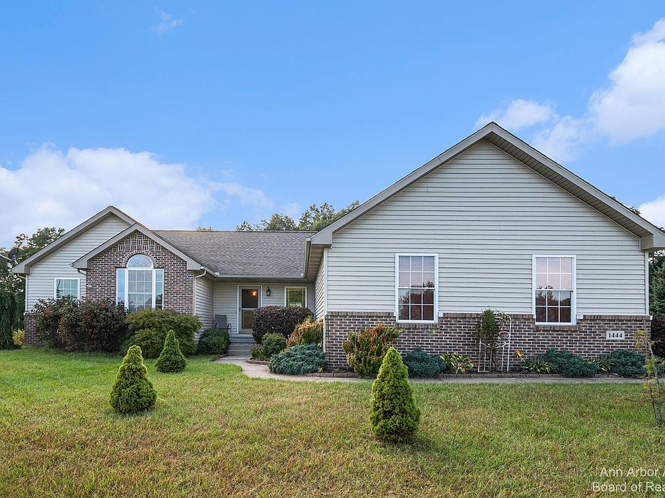 1st image of 1444 Willow Dr