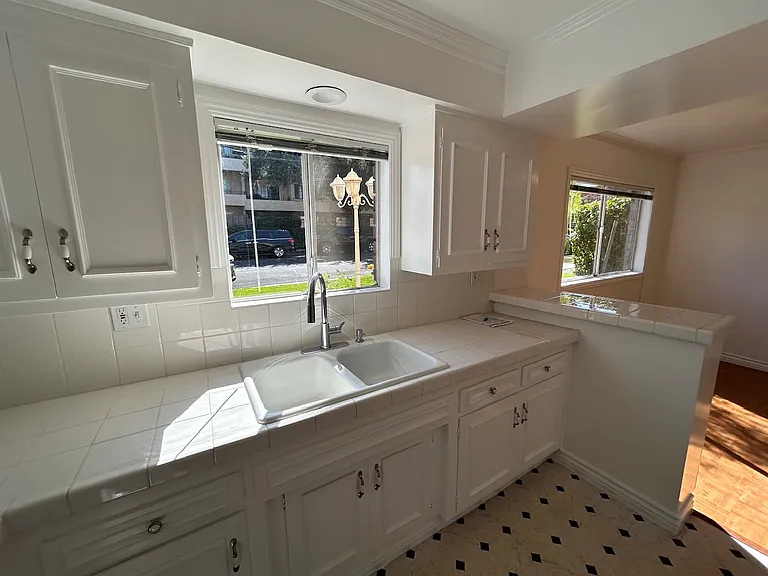626 N Monterey St #M — Photo 19