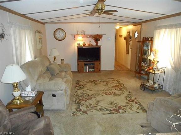 5th image of 416 Sailfish Ln SE