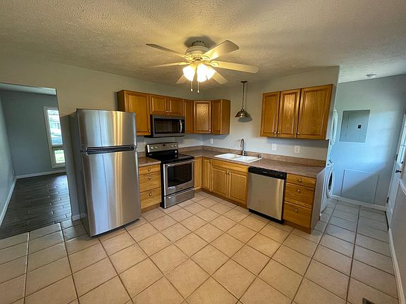 4th image of 1117 Chalet Ave