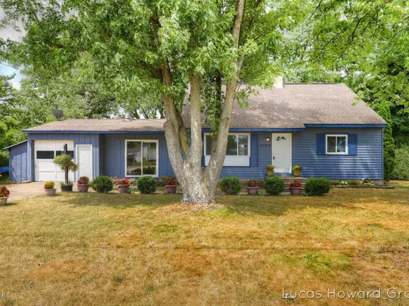 4194 Sandy Dr, Dorr, MI 49323