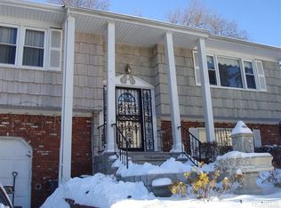 11 Stadium Rd, White Plains, NY 10607