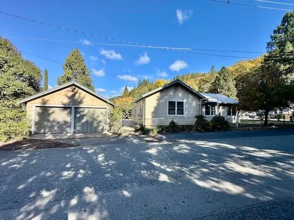 110 Marion St, Dunsmuir, CA 96025