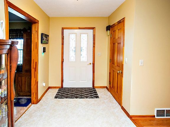 5th image of 104 Belmont Ct
