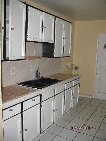 2nd image of 1061 W 10th St