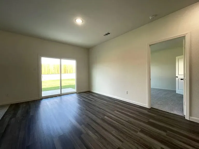 716 Wellington Dr — Photo 9
