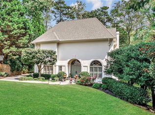 888 Castle Walk Cv SW, Lilburn, GA 30047