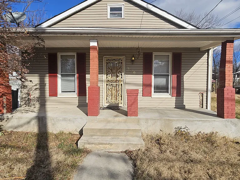 809 Eastern Ave — Photo 2