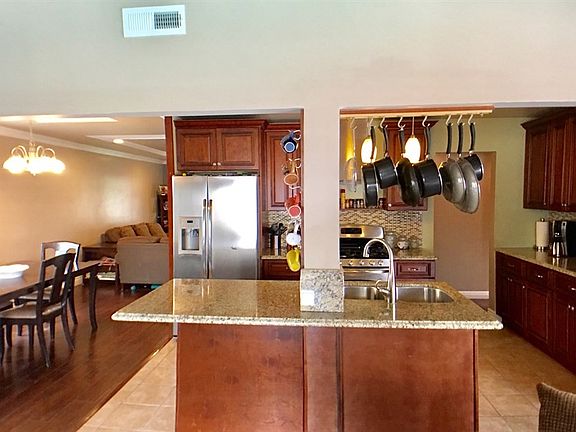 5th image of 1517 College Ave