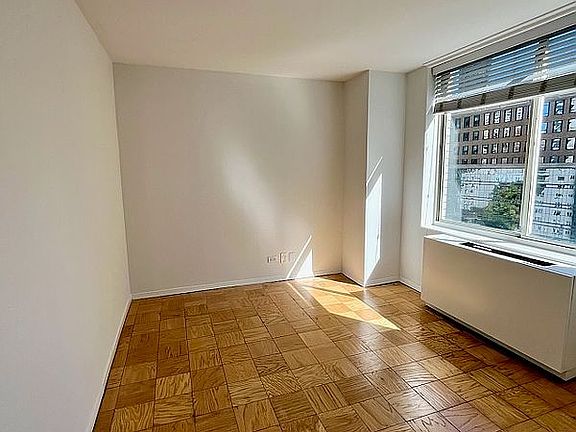 5th image of 220 E 65th St APT 9M