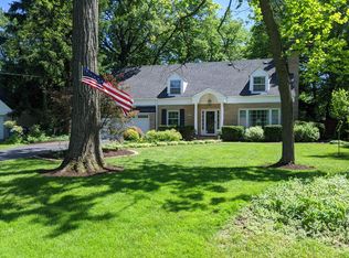 17W057 White Pine Rd, Bensenville, IL 60106