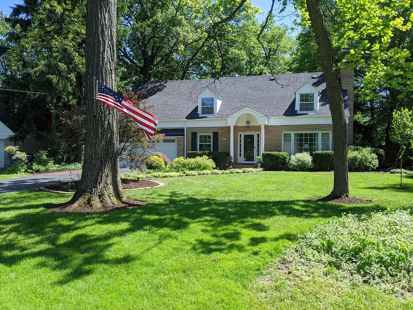17W057 White Pine Rd photo 1