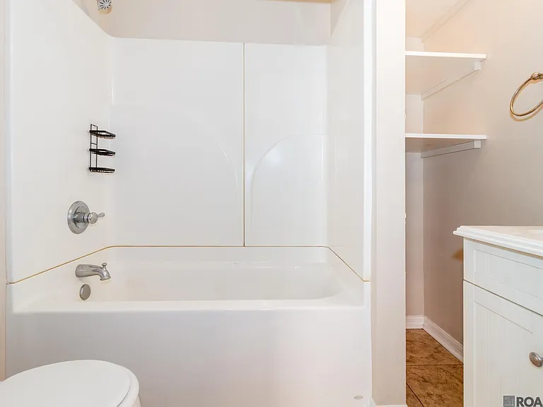 827 E Boyd Dr #C — Photo 17