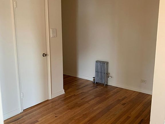3rd image of 166 Vanderbilt Ave #2-D