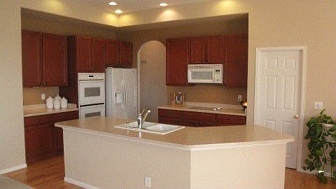 Open spacious kitchen with double ovens & walk-in pantry!